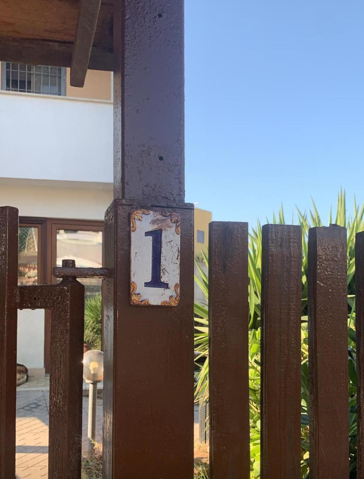 B&B Civitavecchia La Casetta Con Giardino Ngoại thất bức ảnh