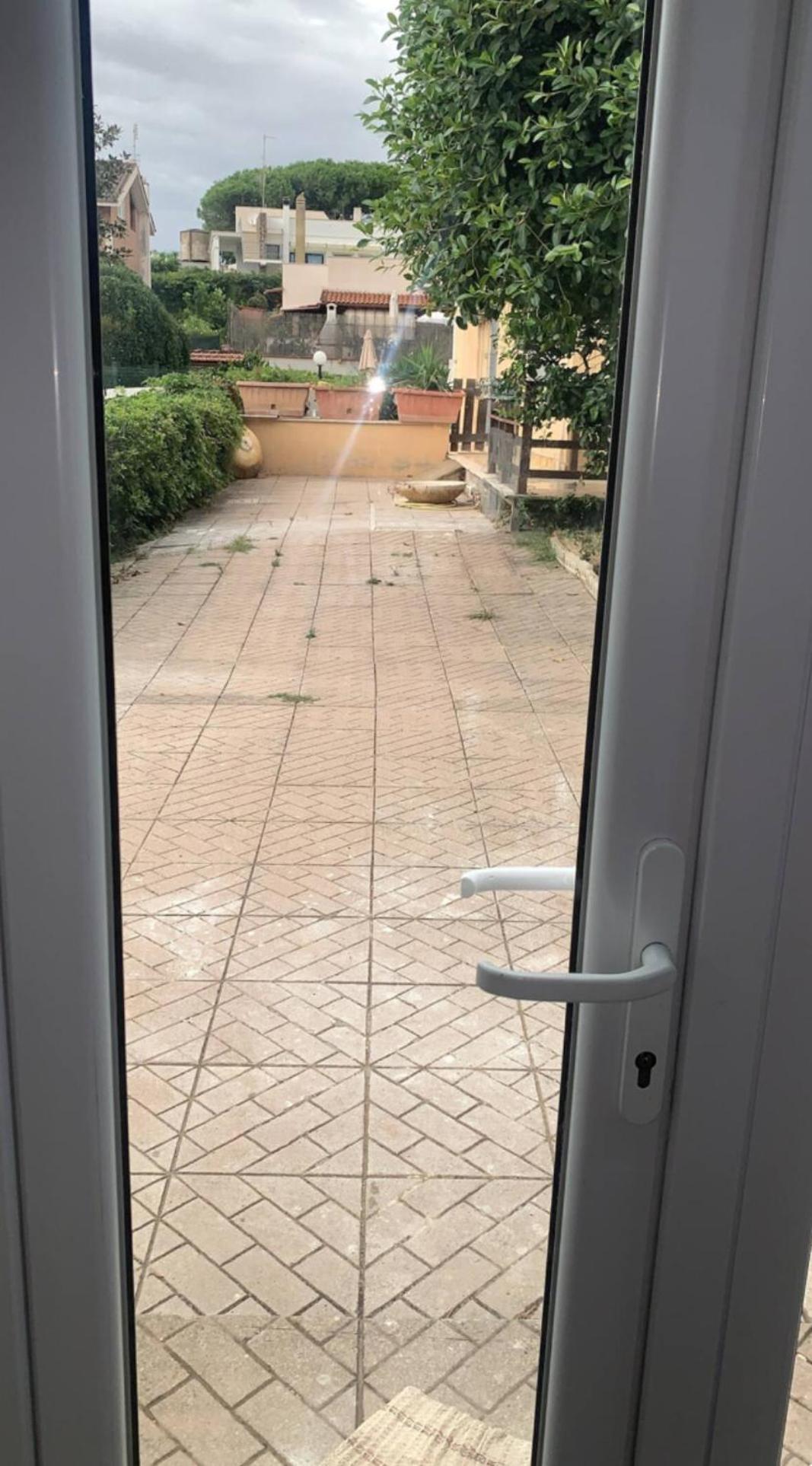 B&B Civitavecchia La Casetta Con Giardino Ngoại thất bức ảnh